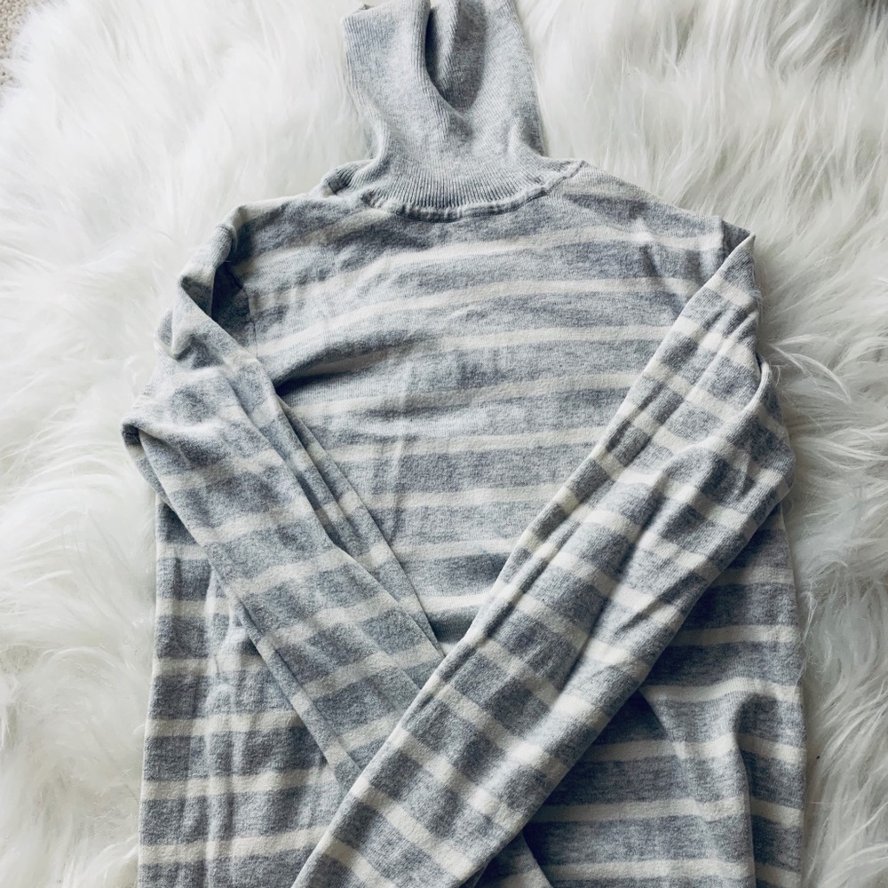 Gap Turtleneck Sweater XS Stretch Long Sleeve gray